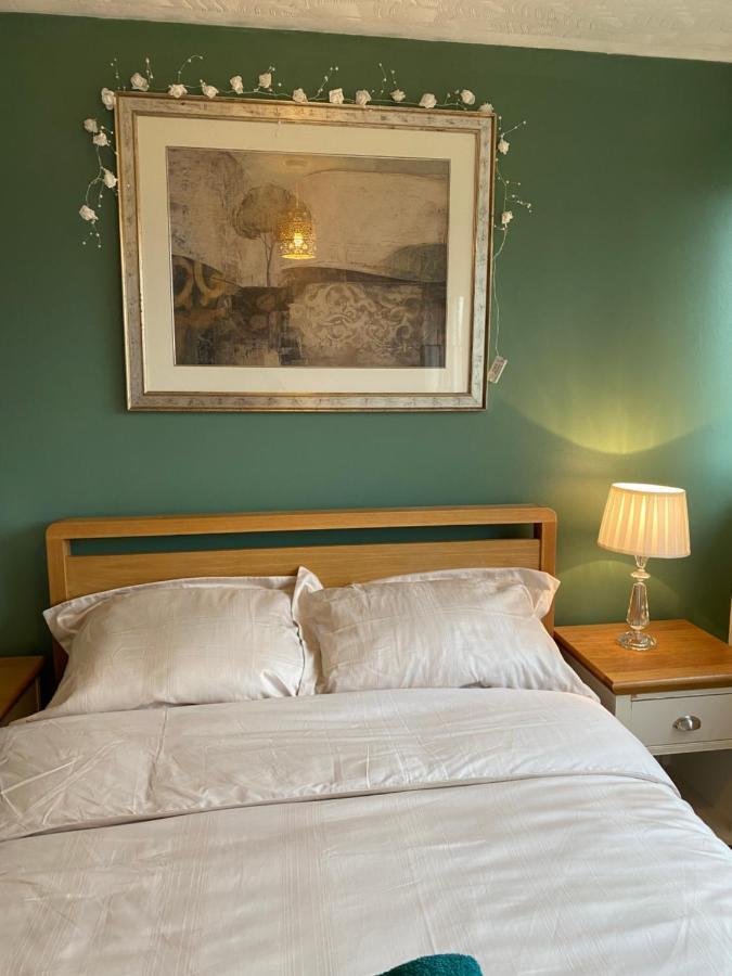 1 Luxurious Double Bedroom With Private Shower Reading Exterior foto