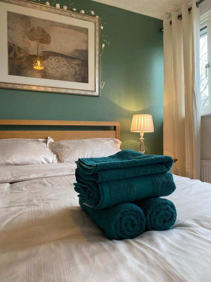 1 Luxurious Double Bedroom With Private Shower Reading Exterior foto